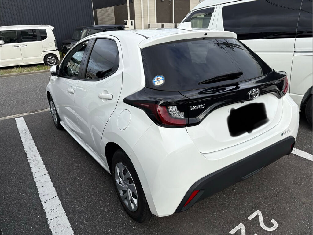 トヨタ ヤリス 納車写真 リア②