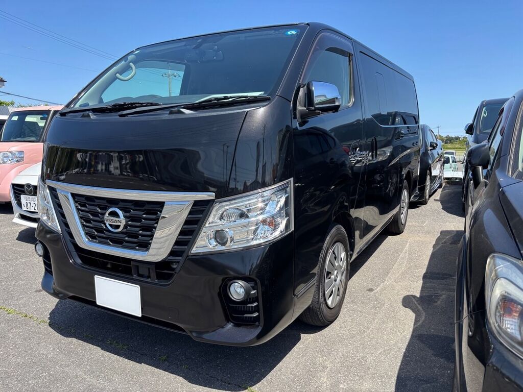 日産 NV350 キャラバン フロント