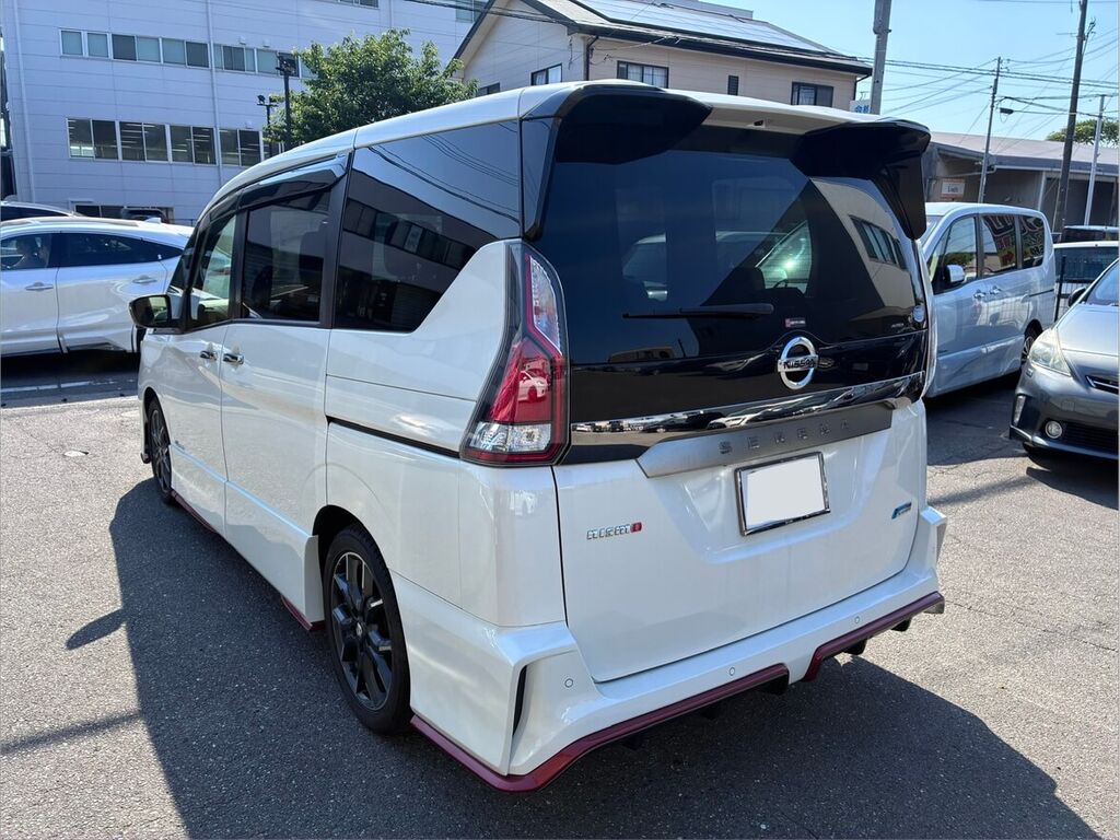 日産 セレナ NISMO リアサイド