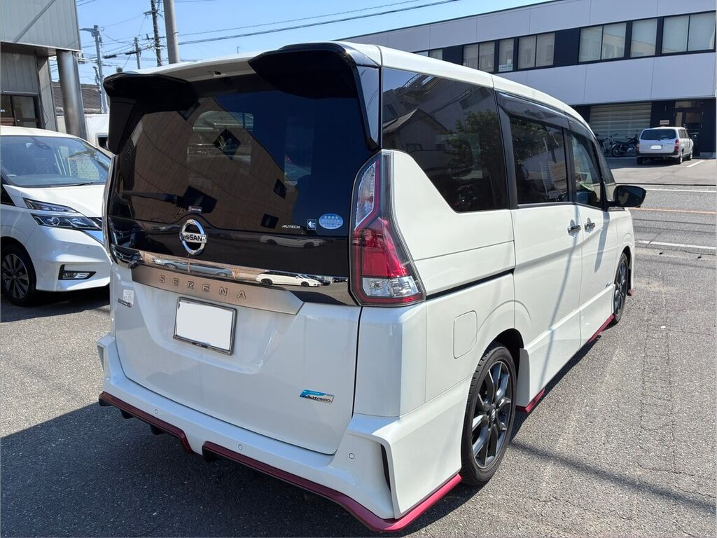 日産 セレナ NISMO リア