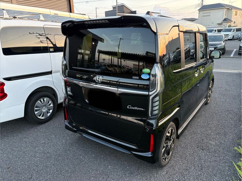 ホンダ N-BOX カスタム リア