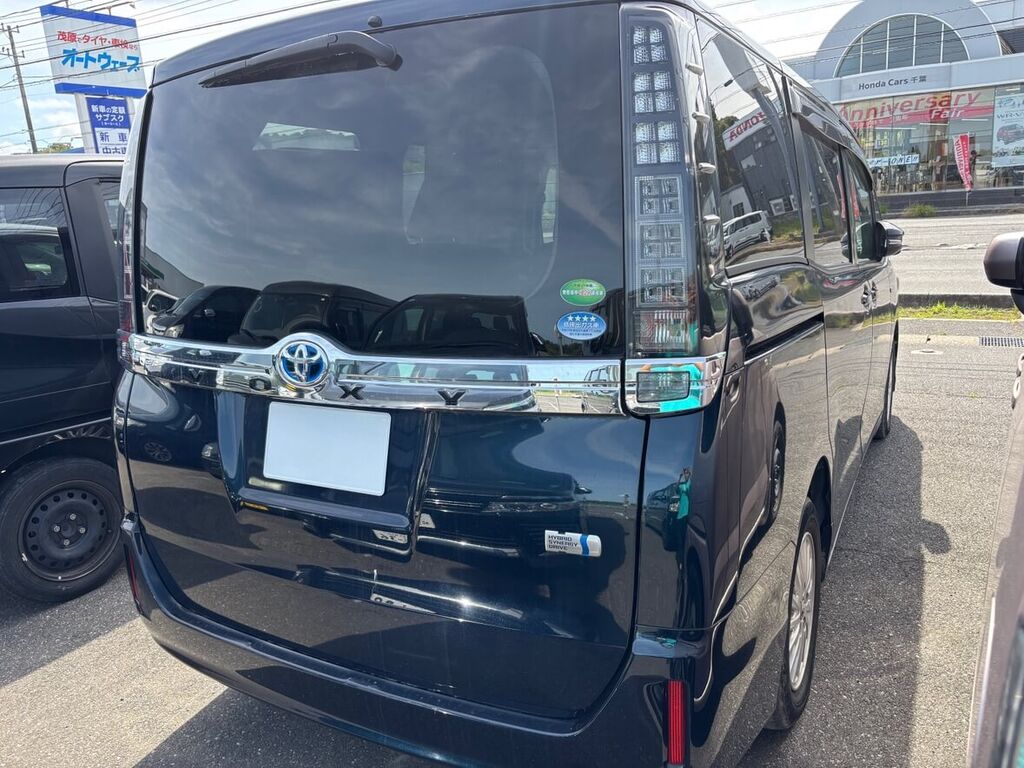 トヨタ ヴォクシー リア
