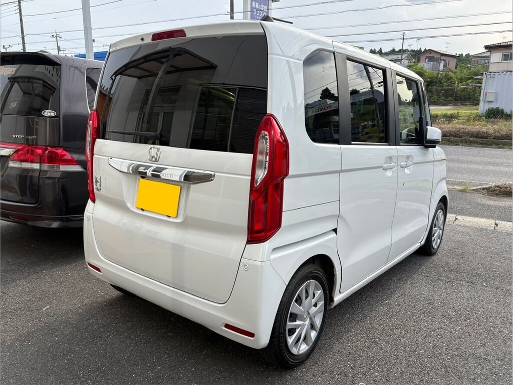 ホンダ N-BOX リア